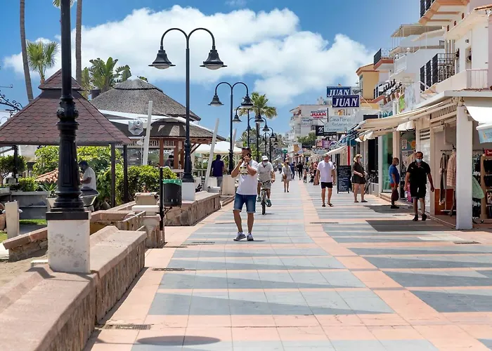 Bhost - La Carihuela Perros